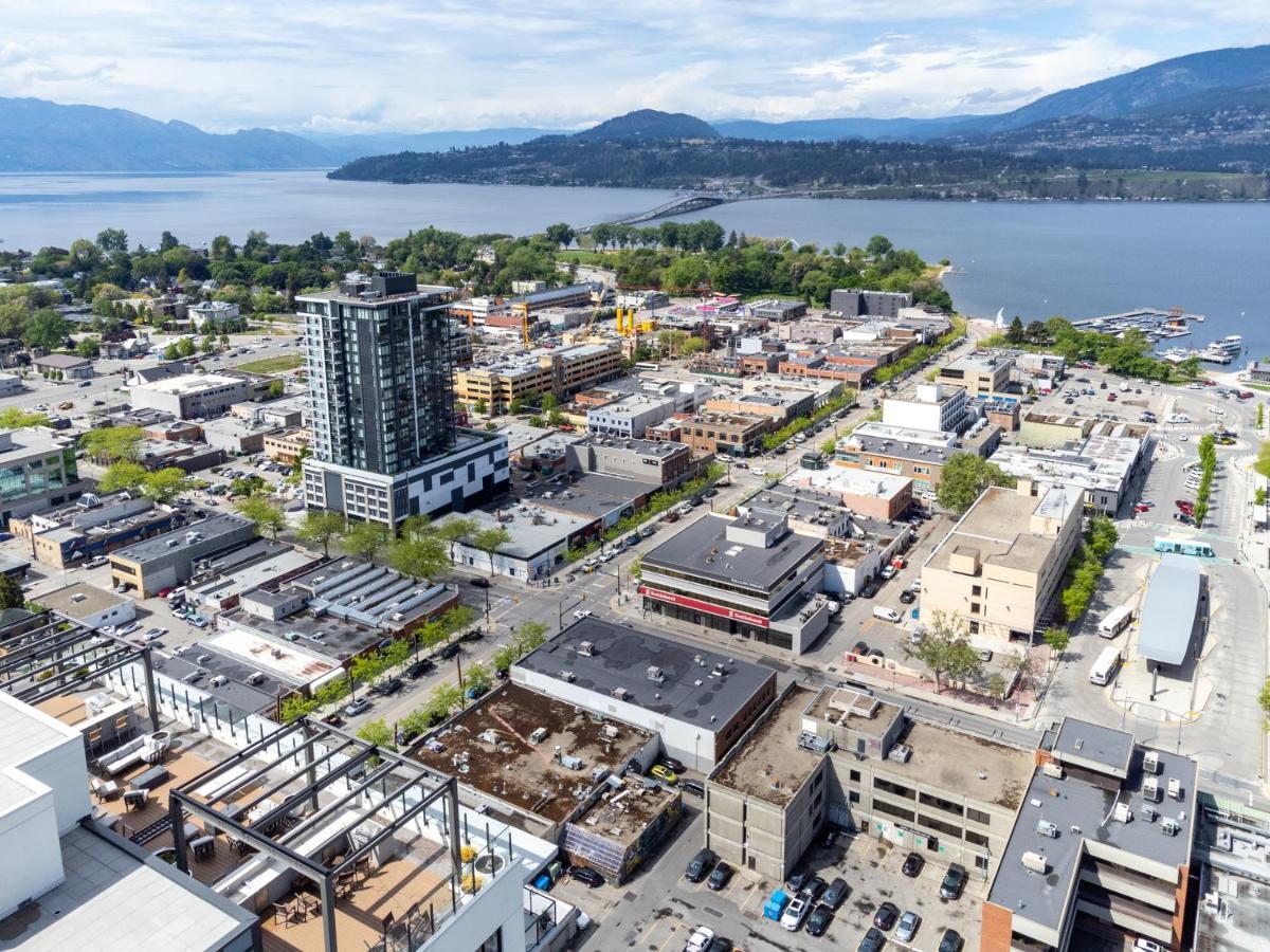 Brand New Luxury Downtown Near The Beach #13 Kelowna Exterior photo